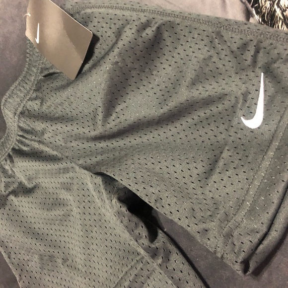 Nike Little Boys Anthracite  Mesh Sports Shorts - Picture 5 of 5